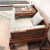 渓木工坊の羅漢ベッドの純木両は、ソファで中国式彫刻花山山水蝒木畳の羅漢ベケット＋マリン＋オードのテベルを使います。